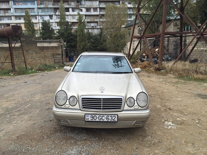 Mercedes E 240 1998, 320,000 km - 2.4 l - Bakı