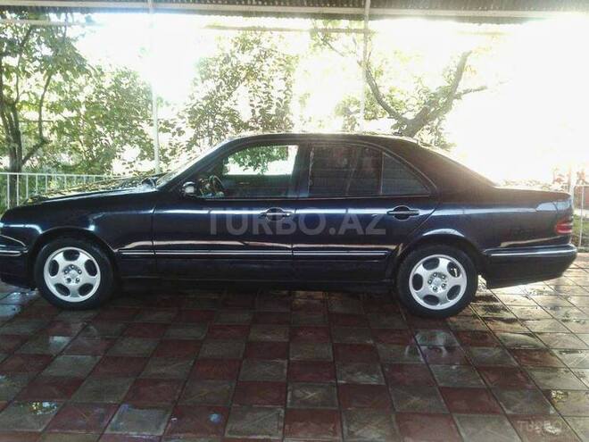 Mercedes E 220 2000, 200,000 km - 2.2 l - Sabirabad