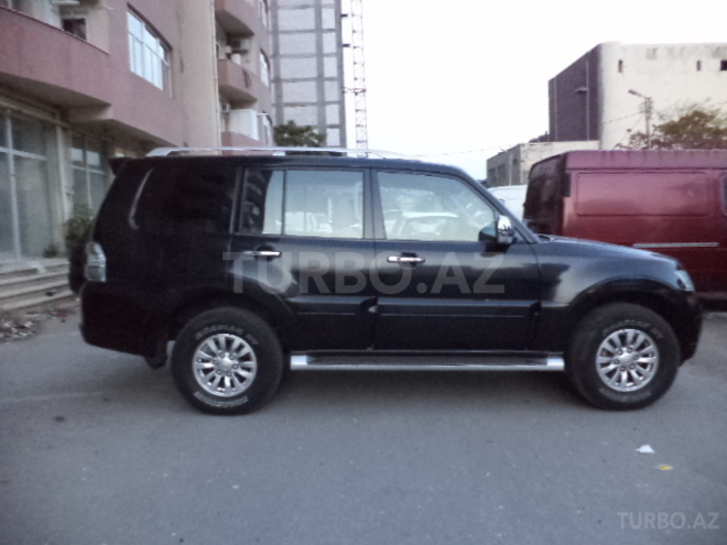 Mitsubishi Pajero 2011, 139,500 km - 3.5 л - Bakı