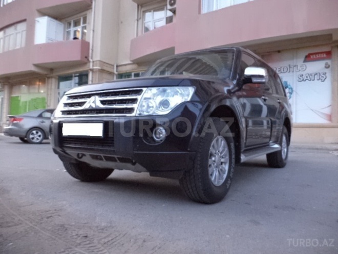 Mitsubishi Pajero 2011, 139,500 km - 3.5 л - Bakı