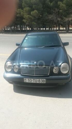 Mercedes E 200 1997, 290,000 km - 2.0 l - Sumqayıt