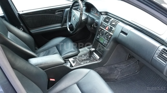 Mercedes E 240 1998, 187,000 km - 2.4 l - Sumqayıt