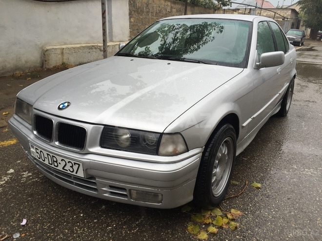 BMW 320 1991, 220,000 km - 2.0 l - Sumqayıt