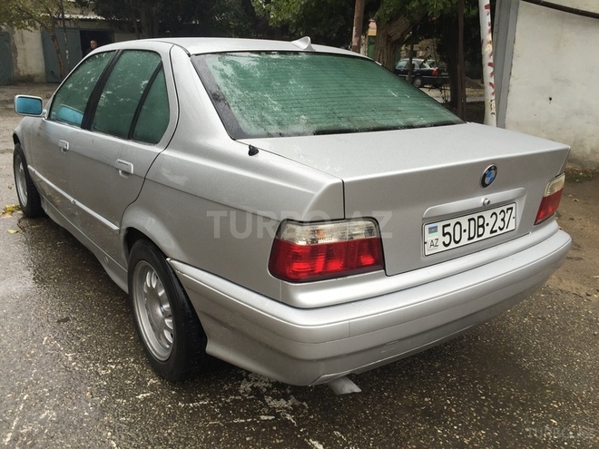 BMW 320 1991, 220,000 km - 2.0 l - Sumqayıt