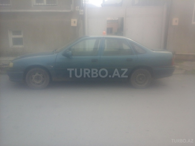 Opel Vectra 1995, 10,000 km - 1.6 л - Zaqatala