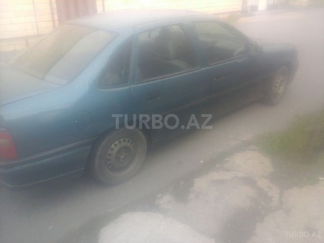 Opel Vectra 1995, 10,000 km - 1.6 л - Zaqatala
