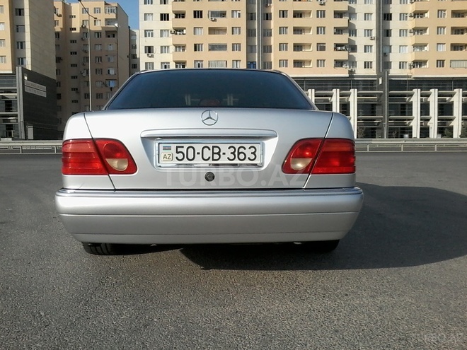 Mercedes E 230 1996, 282,300 km - 2.3 л - Sumqayıt