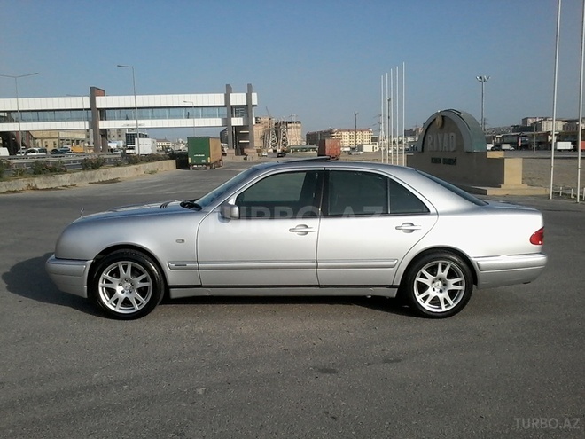 Mercedes E 230 1996, 282,300 km - 2.3 л - Sumqayıt