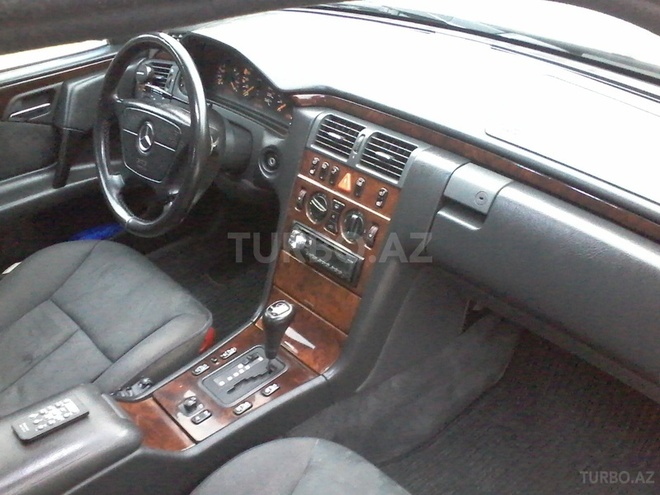 Mercedes E 230 1996, 282,300 km - 2.3 л - Sumqayıt
