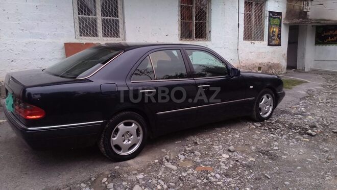 Mercedes E 280 1996, 209,996 km - 2.8 l - Bakı