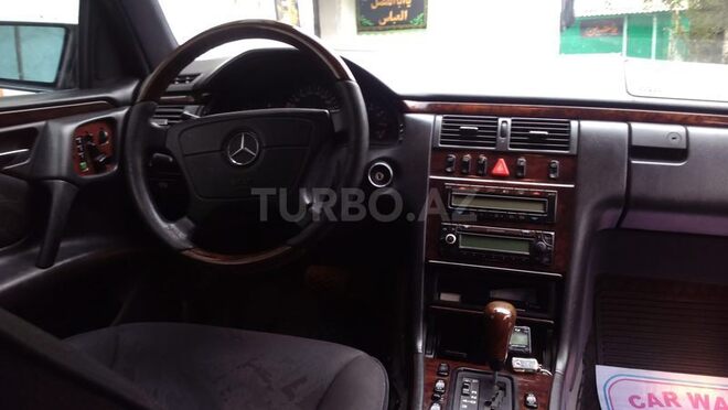 Mercedes E 280 1996, 209,996 km - 2.8 l - Bakı