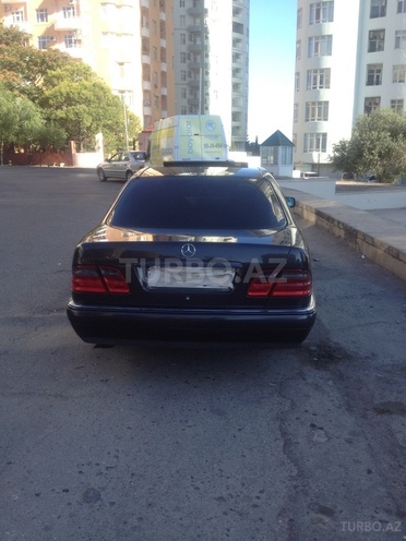 Mercedes E 230 1996, 236,500 km - 2.3 l - Bakı