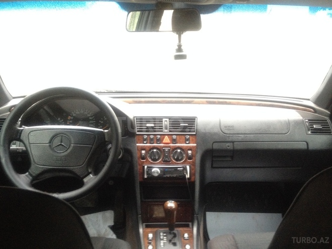 Mercedes C 200 1998, 270,000 km - 2.0 l - Bakı