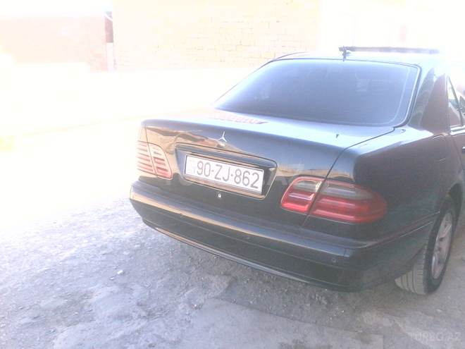 Mercedes E 220 2000, 225,000 km - 2.2 l - Bakı