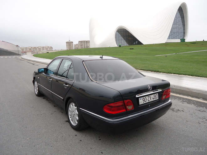 Mercedes E 300 1998, 197,644 km - 3.0 l - Bakı