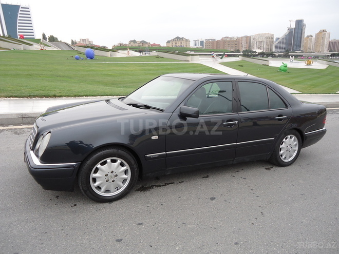 Mercedes E 300 1998, 197,644 km - 3.0 l - Bakı