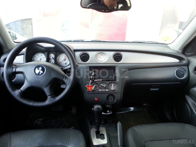Mitsubishi Outlander 2003, 143,000 km - 2.4 л - Bakı