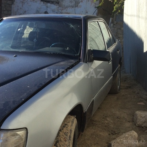 Mercedes E 200 1993, 182,000 km - 2.0 l - Bakı