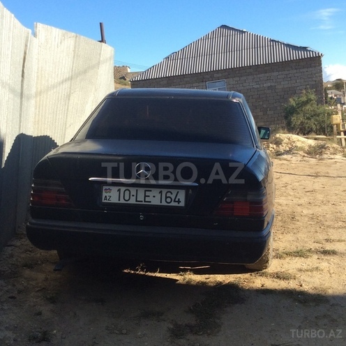 Mercedes E 200 1993, 182,000 km - 2.0 l - Bakı