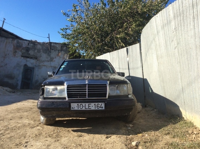 Mercedes E 200 1993, 182,000 km - 2.0 l - Bakı