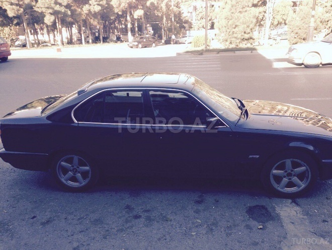 BMW 525 1994, 287,000 km - 2.5 l - Bakı