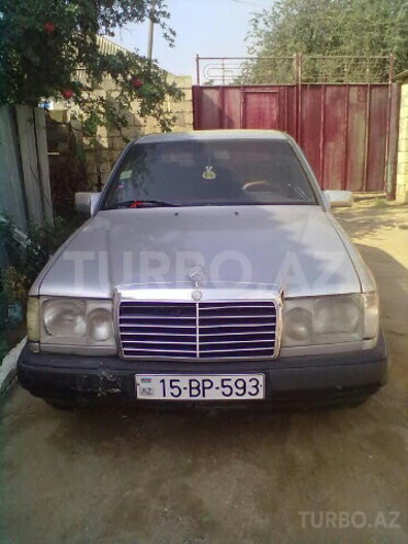 Mercedes E 230 1987, 388,000 km - 2.3 l - Bakı