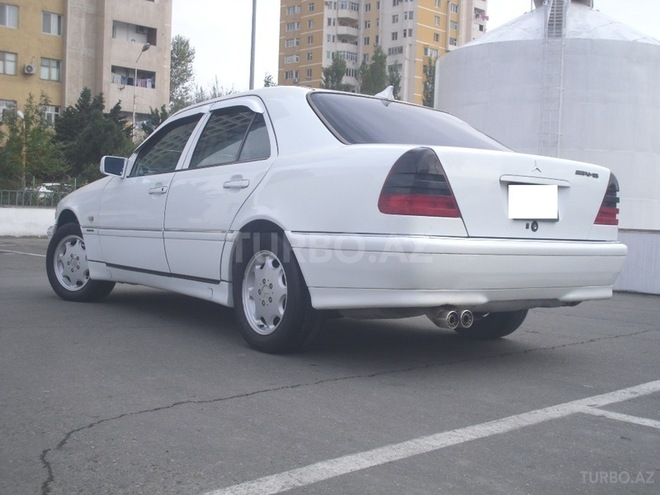 Mercedes C 230 1997, 178,000 km - 2.3 l - Bakı