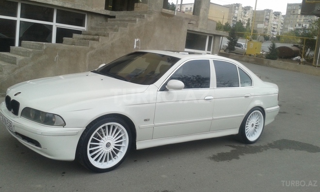 BMW 528 2000, 230,000 km - 2.8 л - Bakı