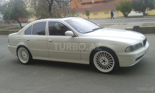 BMW 528 2000, 230,000 km - 2.8 л - Bakı