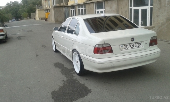 BMW 528 2000, 230,000 km - 2.8 л - Bakı