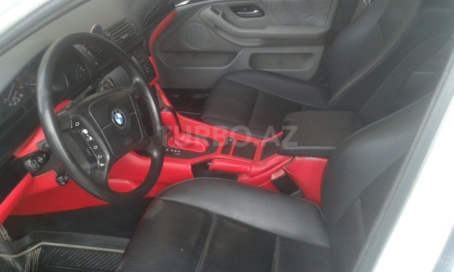 BMW 528 2000, 230,000 km - 2.8 л - Bakı