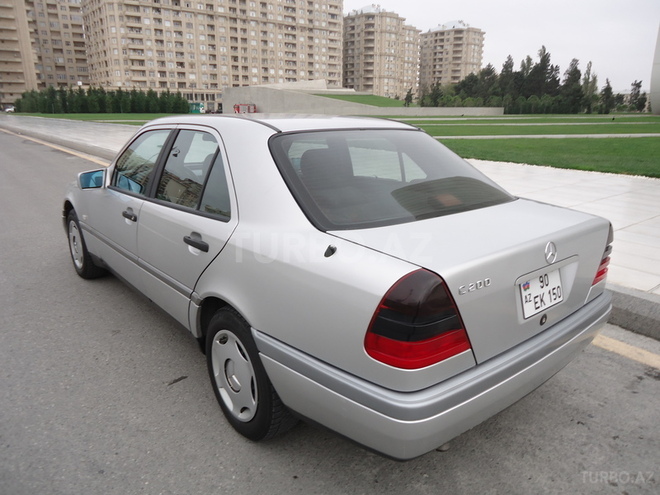 Mercedes C 200 1995, 194,564 km - 2.0 l - Bakı