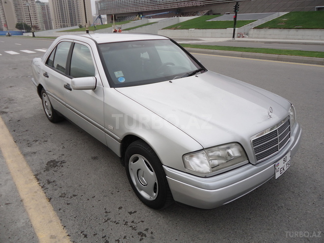 Mercedes C 200 1995, 194,564 km - 2.0 l - Bakı