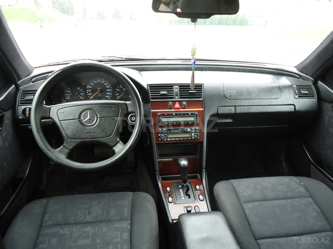Mercedes C 200 1995, 194,564 km - 2.0 l - Bakı