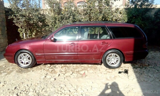 Mercedes E 220 2001, 240,000 km - 2.2 l - Bakı