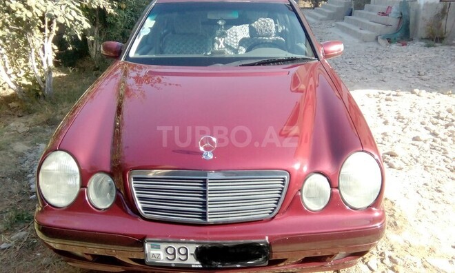 Mercedes E 220 2001, 240,000 km - 2.2 l - Bakı