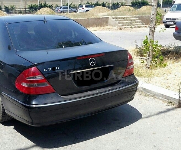 Mercedes E 320 2002, 232,400 km - 3.2 л - Sumqayıt