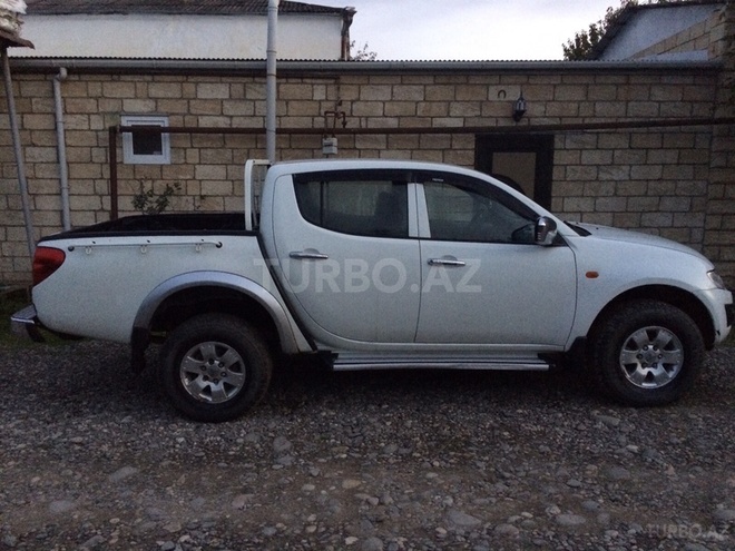 Mitsubishi L200 2008, 120,000 km - 2.5 l - Bakı