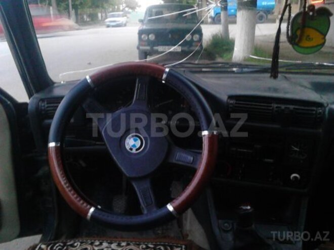 BMW  1987, 244,443 km - 1.6 л - Şamaxı
