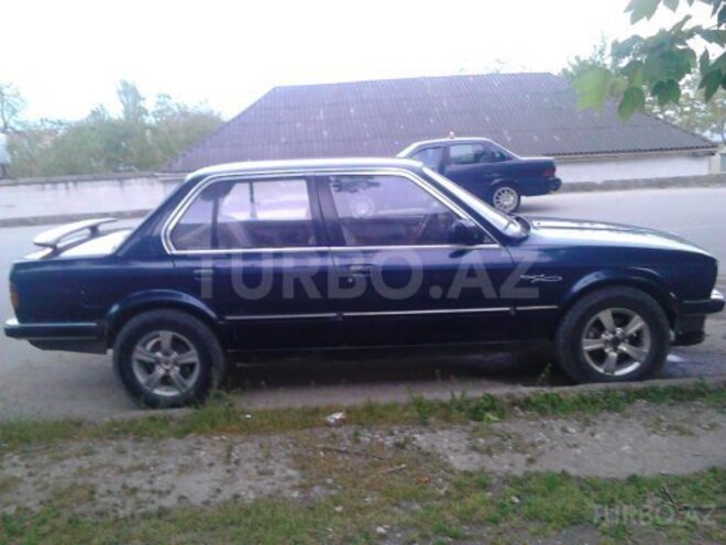 BMW  1987, 244,443 km - 1.6 л - Şamaxı