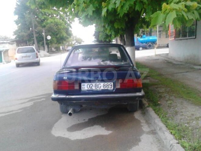 BMW  1987, 244,443 km - 1.6 л - Şamaxı