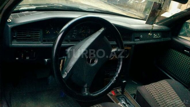 Mercedes 190 1990, 197,300 km - 1.8 л - Bakı