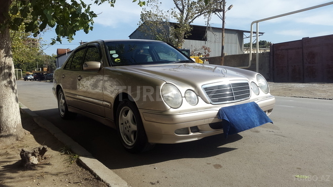 Mercedes E 220 2000, 264,000 km - 2.2 l - Bakı