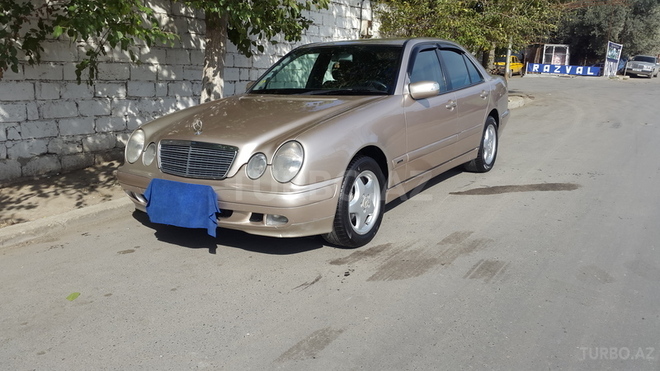 Mercedes E 220 2000, 264,000 km - 2.2 l - Bakı