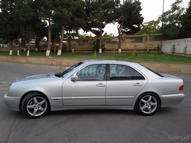 Mercedes E 240 2001, 203,000 km - 2.6 л - Bakı