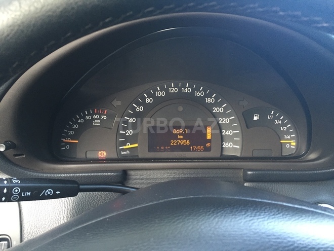 Mercedes C 240 2000, 220,000 km - 2.6 l - Bakı