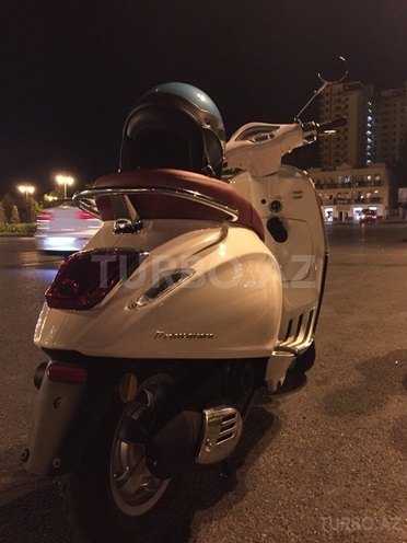 Vespa  2015, 1,044 km - 0.1 l - Bakı