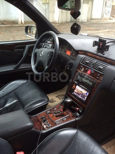 Mercedes E 240 2000, 160,000 km - 2.4 l - Bakı