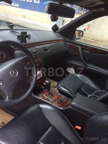 Mercedes E 240 2000, 160,000 km - 2.4 l - Bakı