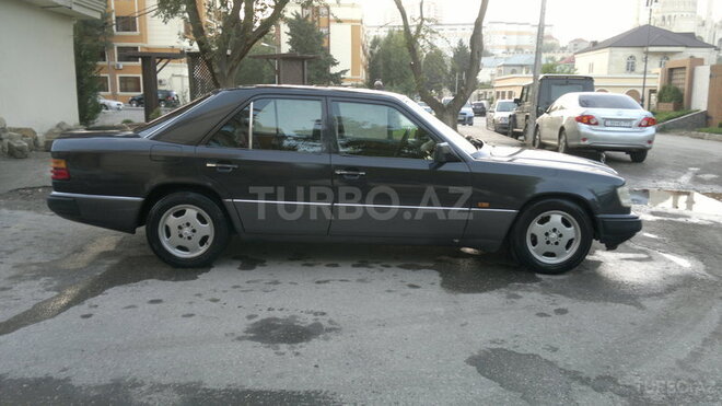 Mercedes E 260 1990, 370,760 km - 2.6 л - Bakı